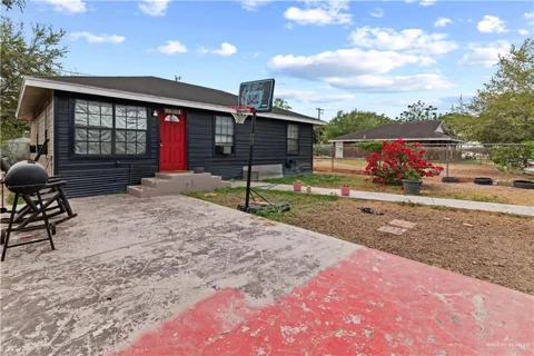 915 E Los Ebanos Street
