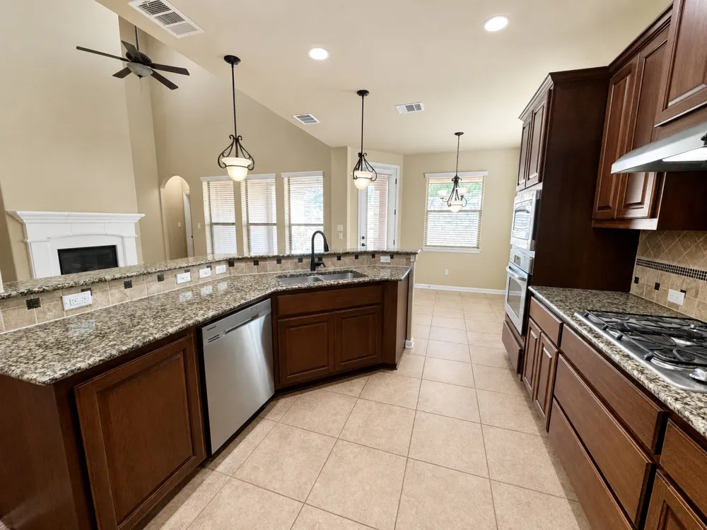 14312 SENIA Bend Austin, TX 78738