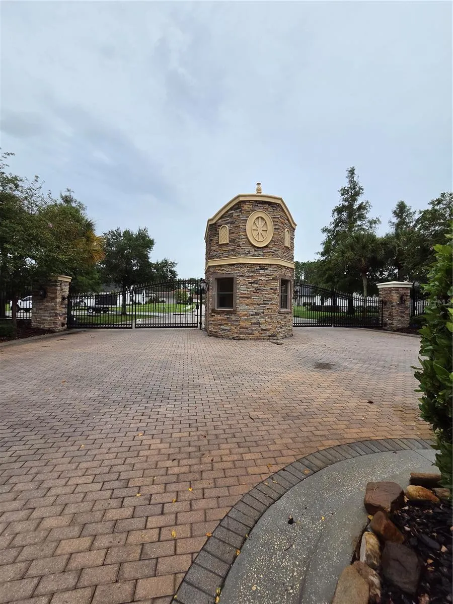 CYPRESS TRACE BOULEVARD Lakeland, FL 33809