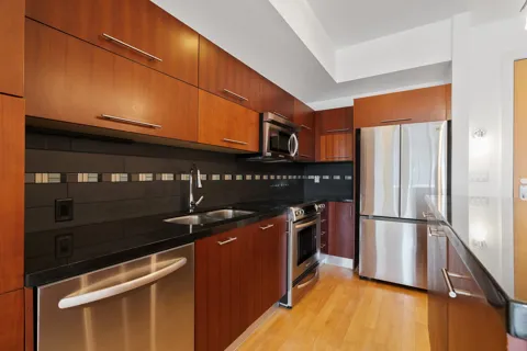 603 Davis Street #1105