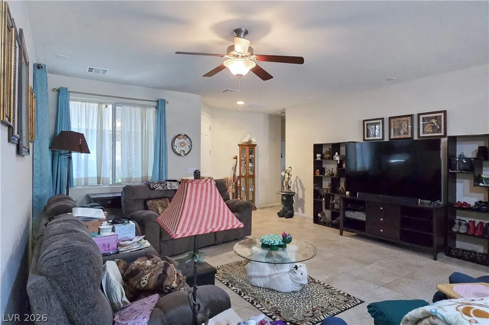 2736 Brinkley Manor Street Laughlin, NV 89029