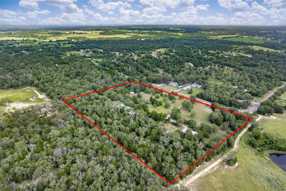 155 Hidden Oaks Loop Elgin, TX 78621