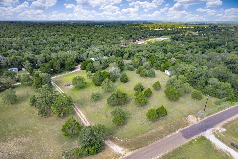 155 Hidden Oaks Loop Elgin, TX 78621