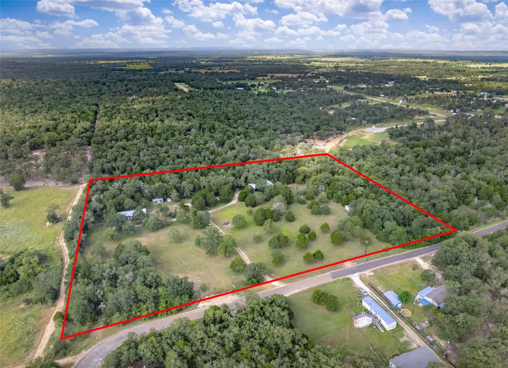 155 Hidden Oaks Loop Elgin, TX 78621