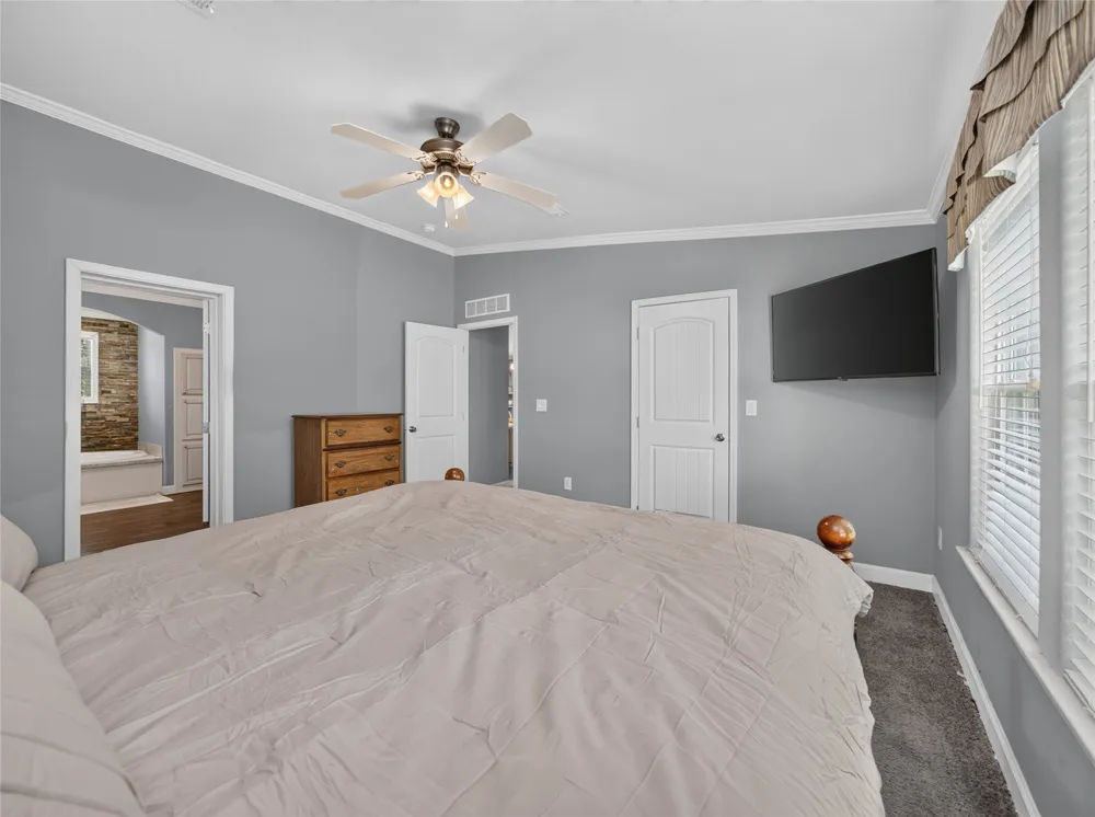 155 Hidden Oaks Loop Elgin, TX 78621