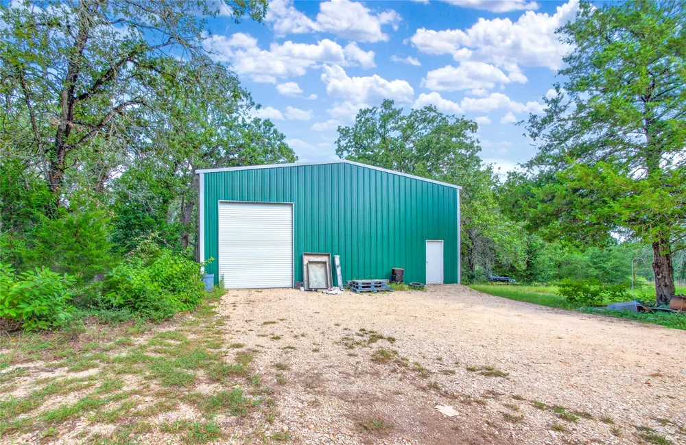 155 Hidden Oaks Loop Elgin, TX 78621