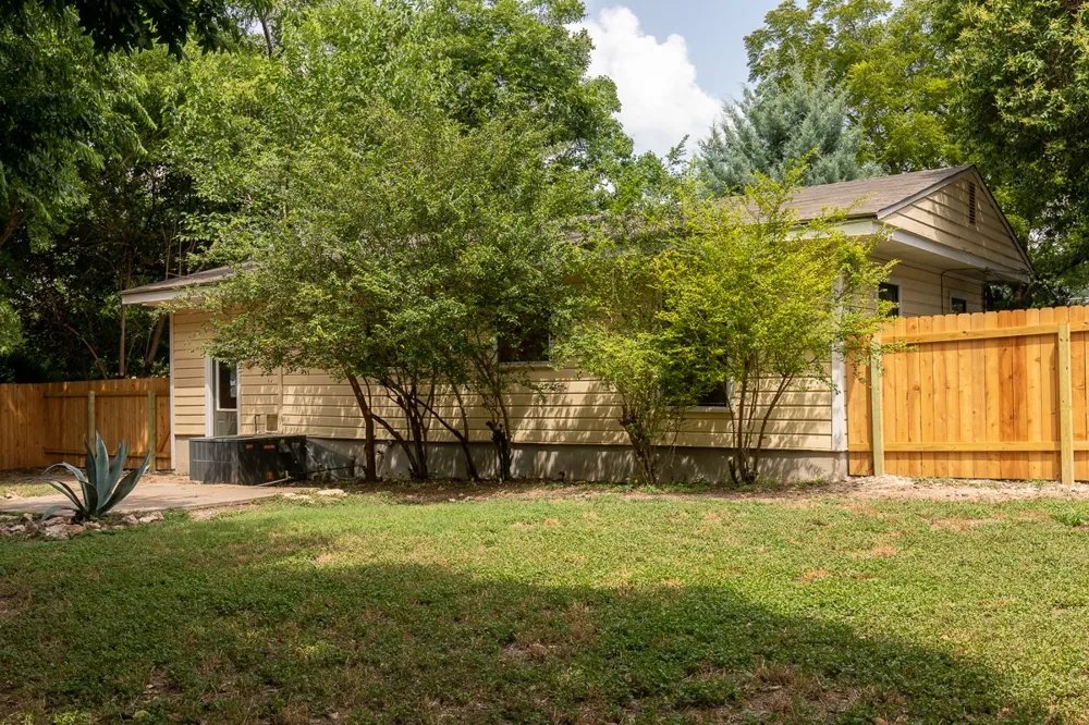 5514 Grover Avenue Austin, TX 78756