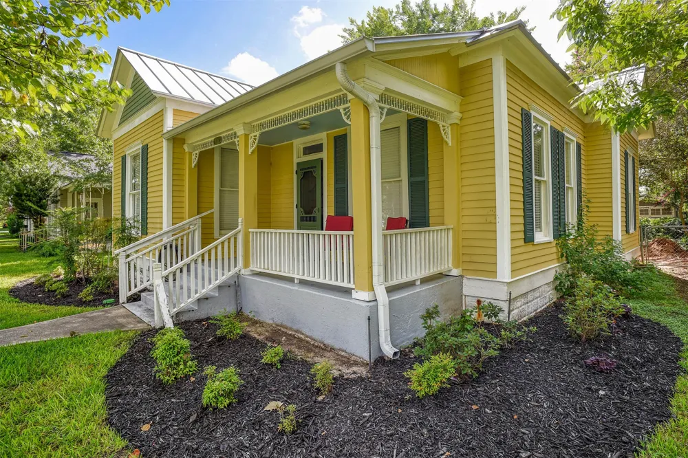 602 Mills Street Smithville, TX 78957