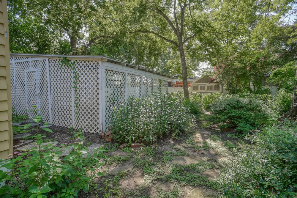 602 Mills Street Smithville, TX 78957