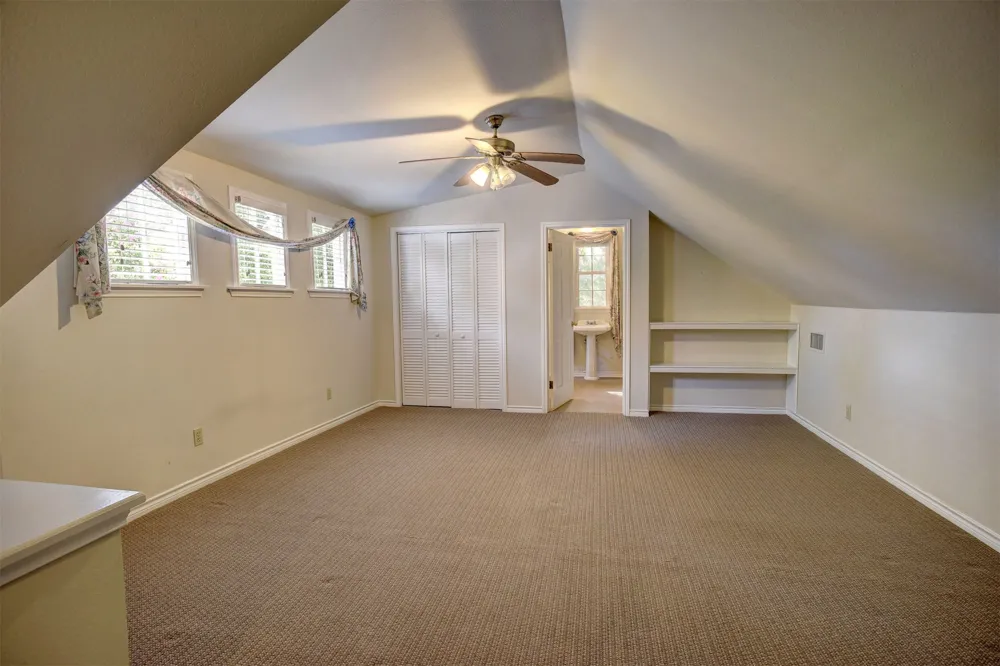 602 Mills Street Smithville, TX 78957