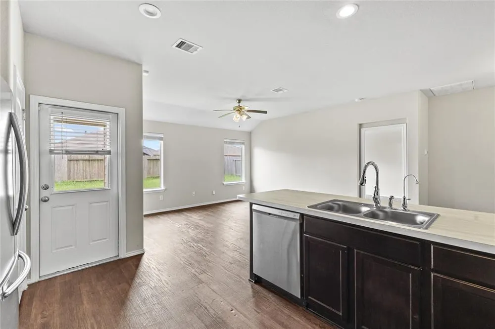 15454 Arce Rojo Street Channelview, TX 77530