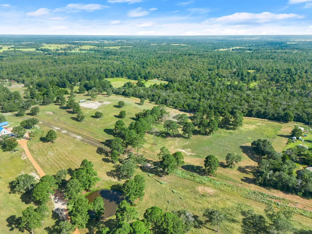 170 Split Oak Road Smithville, TX 78957