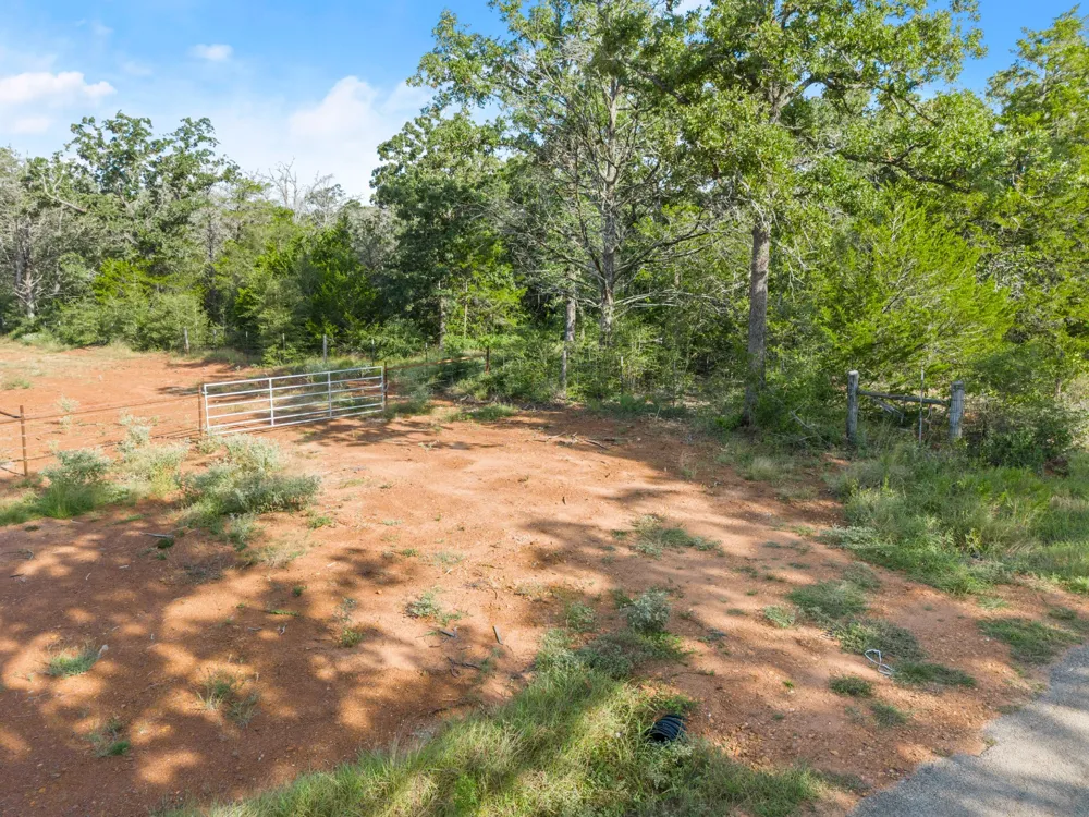 170 Split Oak Road Smithville, TX 78957