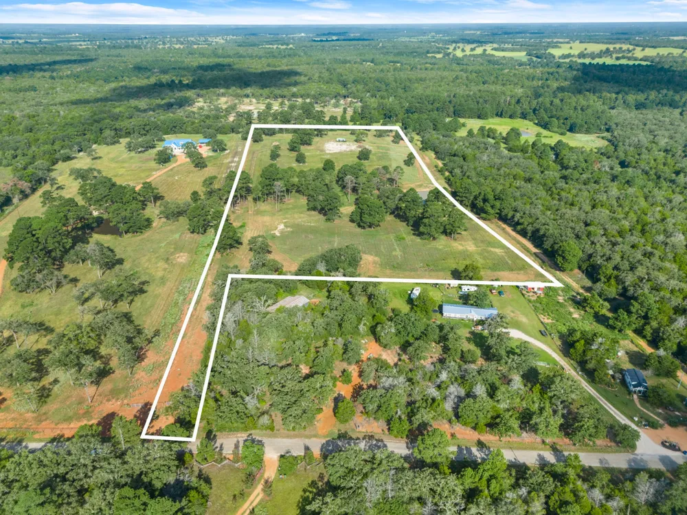 170 Split Oak Road Smithville, TX 78957