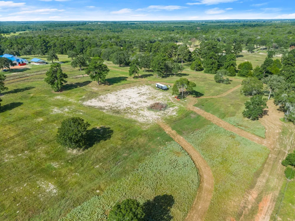 170 Split Oak Road Smithville, TX 78957