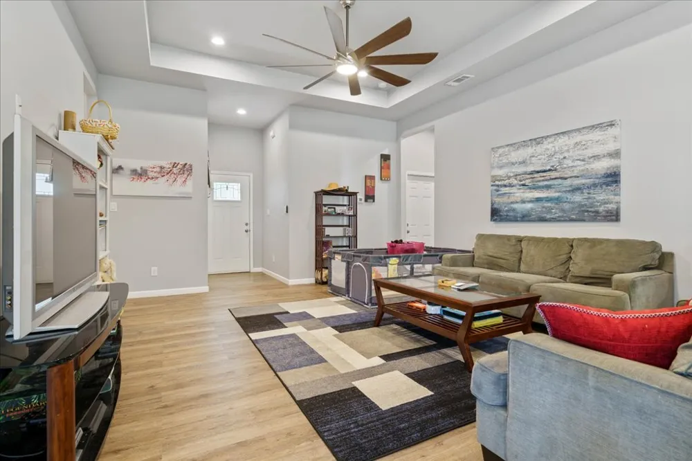 306 Songwood Drive Spicewood, TX 78669