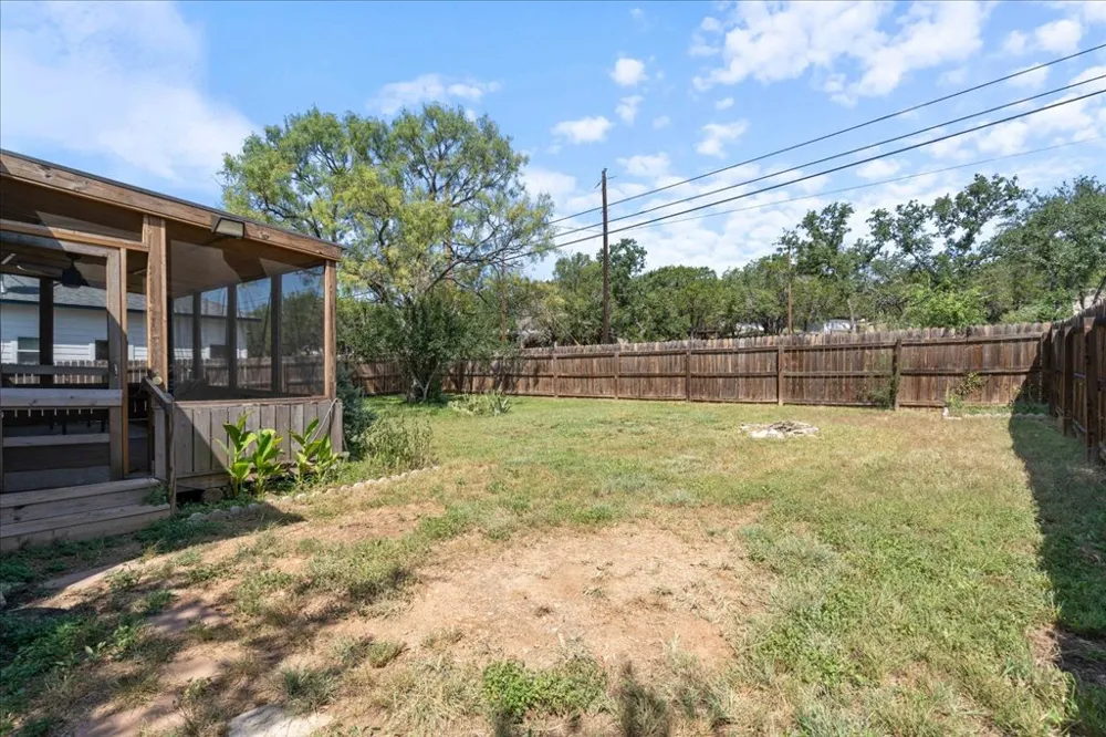 306 Songwood Drive Spicewood, TX 78669