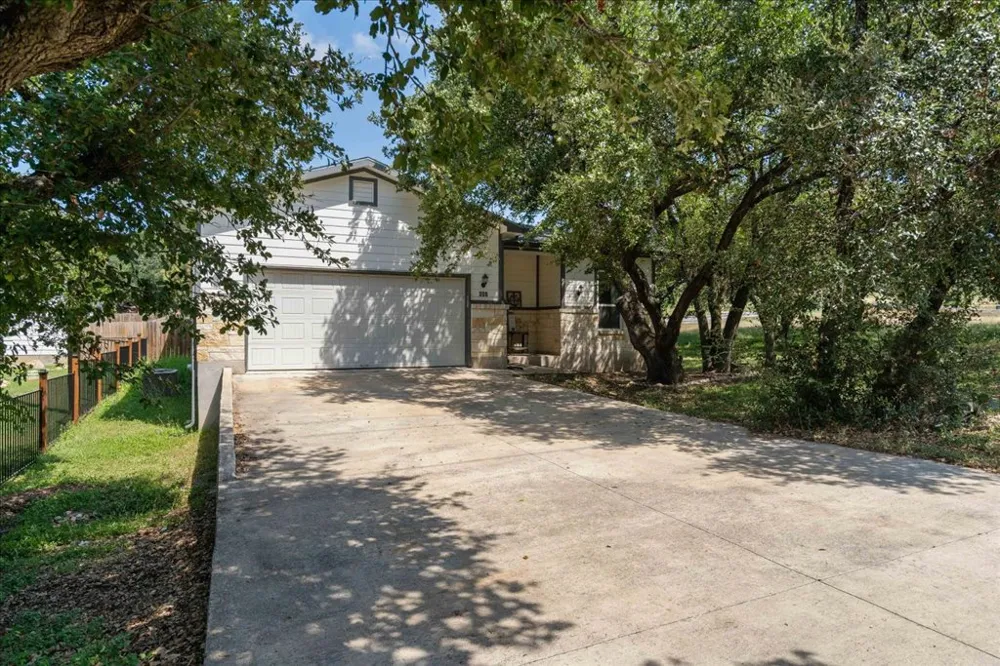 306 Songwood Drive Spicewood, TX 78669