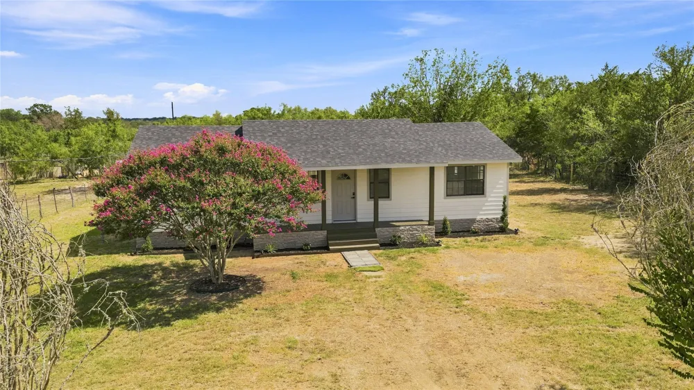 747 Chamberlin Road Dale, TX 78616