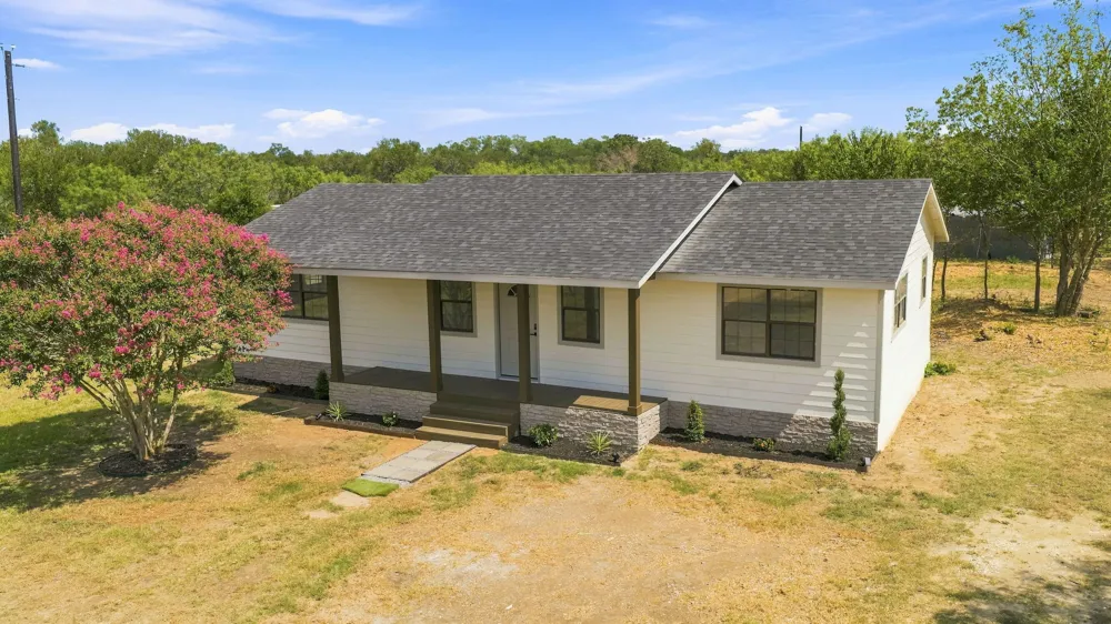 747 Chamberlin Road Dale, TX 78616