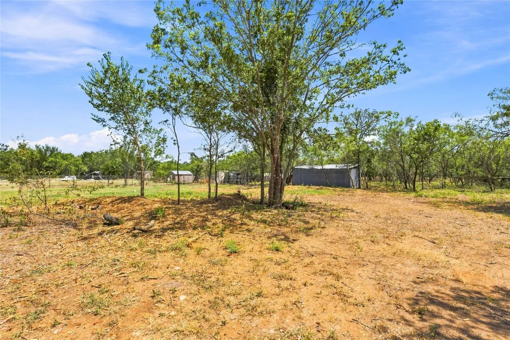 747 Chamberlin Road Dale, TX 78616