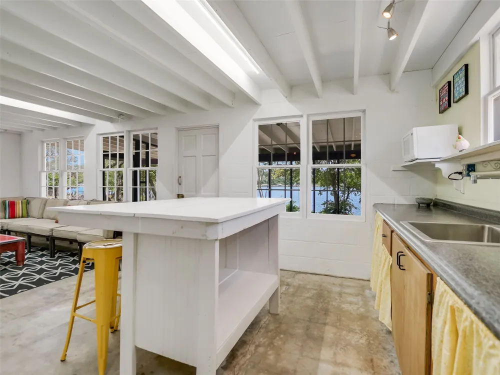 16809 Hurst Creek Circle Austin, TX 78734