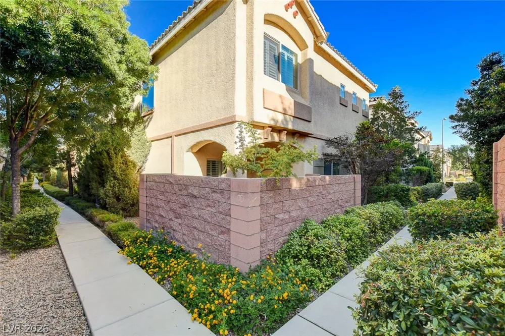 9634 Volk Avenue Las Vegas, NV 89178