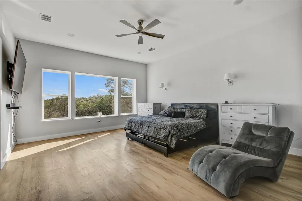 7605 Lantern View Drive Jonestown, TX 78645