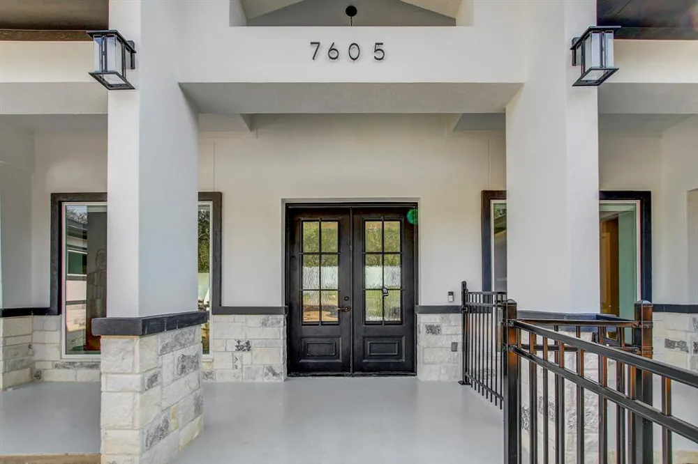 7605 Lantern View Drive Jonestown, TX 78645