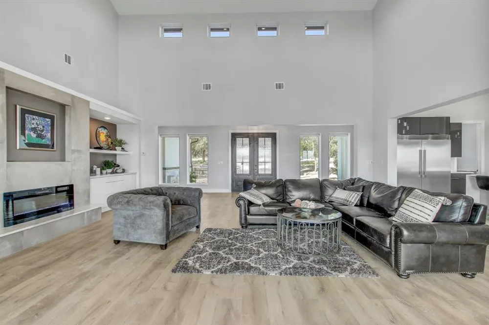 7605 Lantern View Drive Jonestown, TX 78645