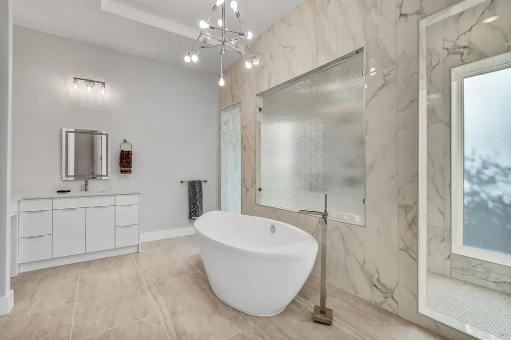 7605 Lantern View Drive Jonestown, TX 78645