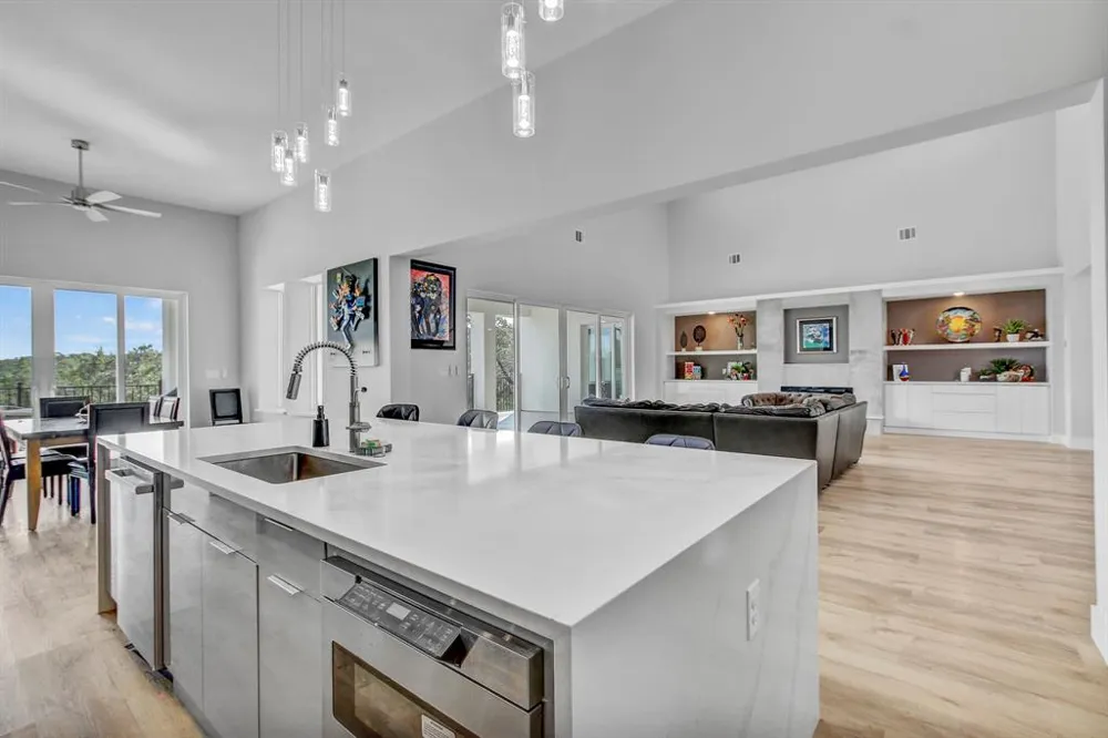 7605 Lantern View Drive Jonestown, TX 78645