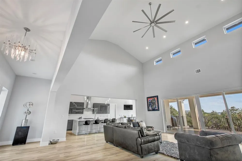 7605 Lantern View Drive Jonestown, TX 78645