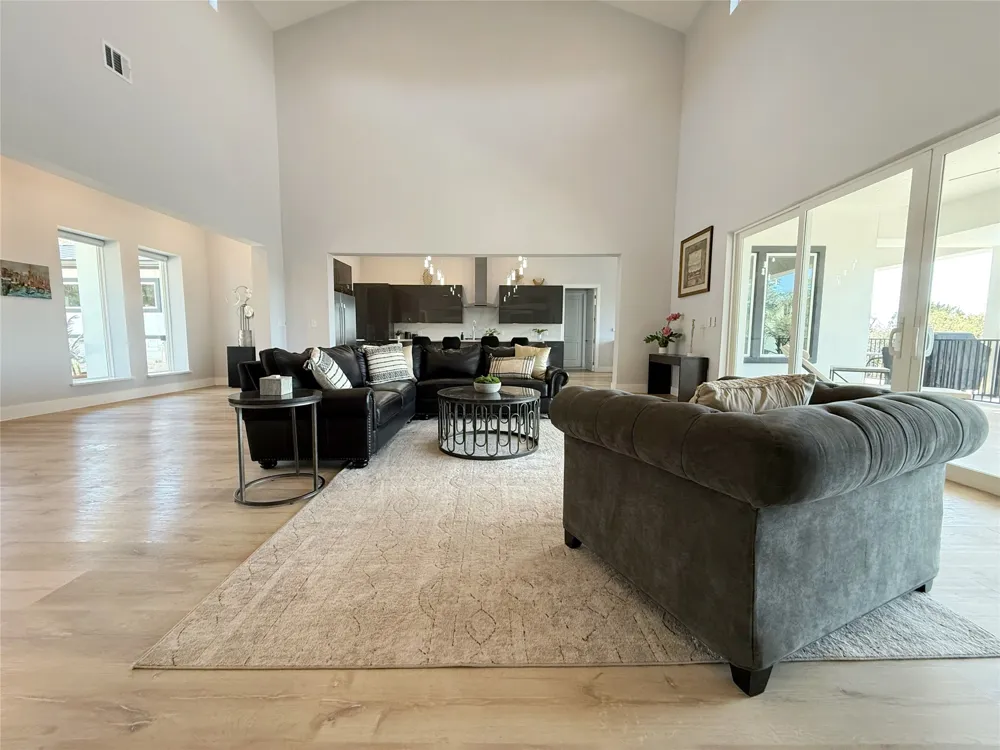 7605 Lantern View Drive Jonestown, TX 78645