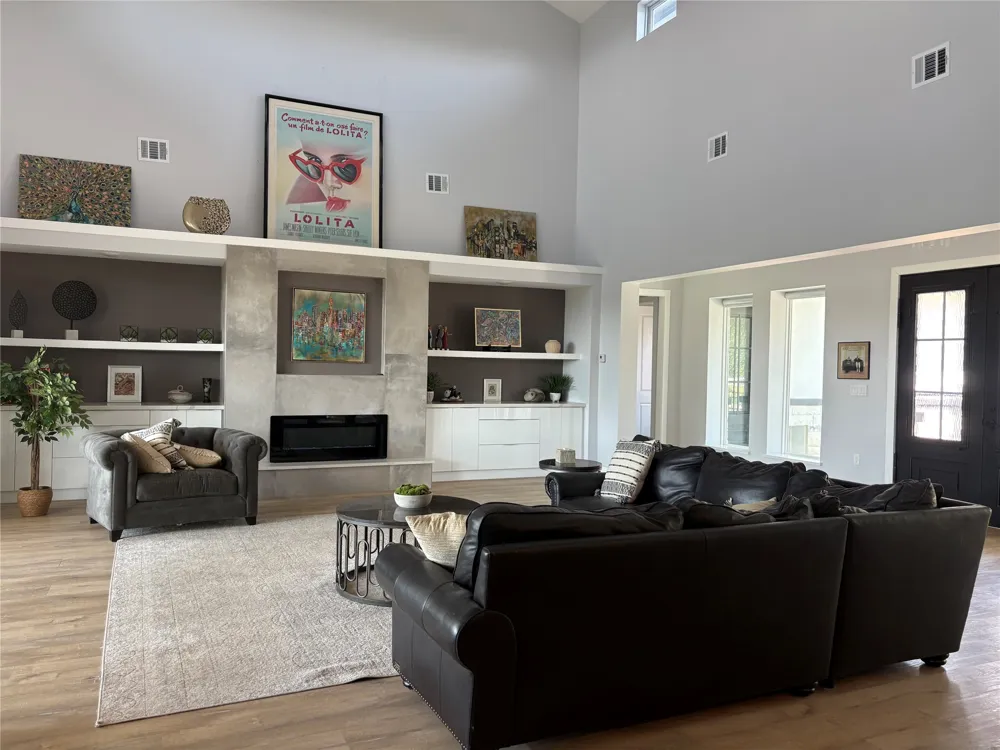 7605 Lantern View Drive Jonestown, TX 78645