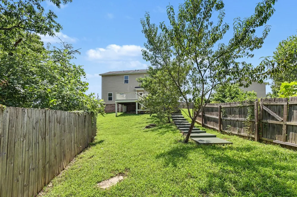 2233 Bee Hive Dr Columbia, TN 38401