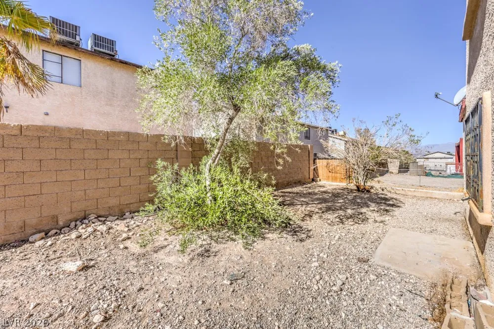 6979 Issac Avenue Las Vegas, NV 89156