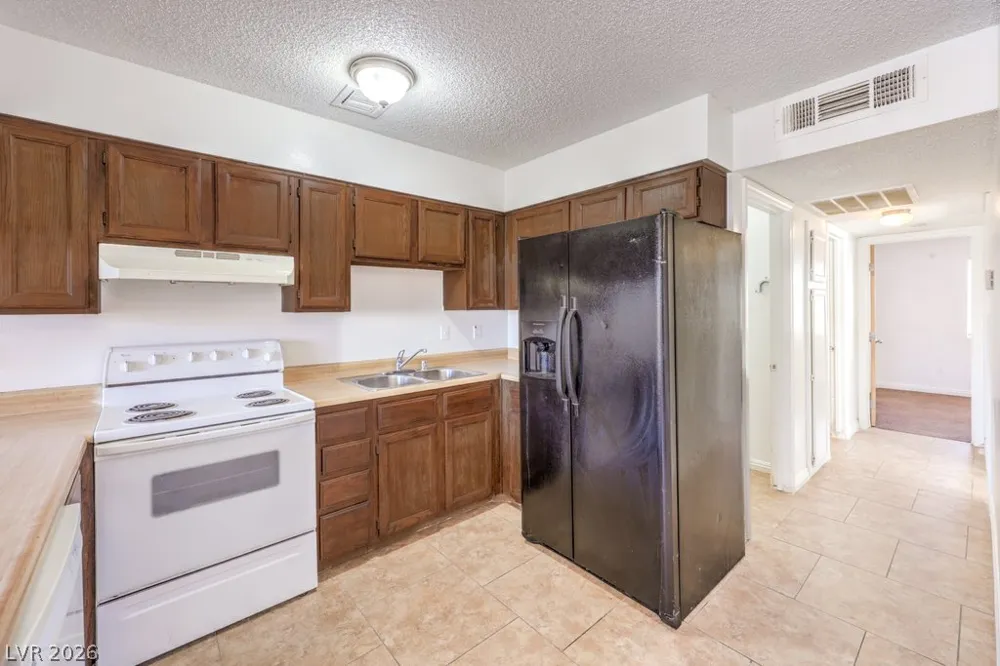6979 Issac Avenue Las Vegas, NV 89156