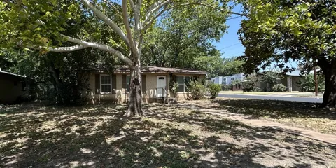 6512 Linda Lane