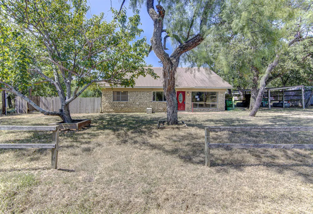 322 E Castleshoals Drive Granite Shoals, TX 78654