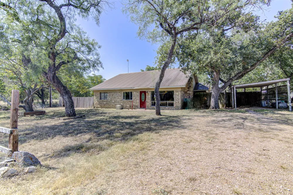 322 E Castleshoals Drive Granite Shoals, TX 78654