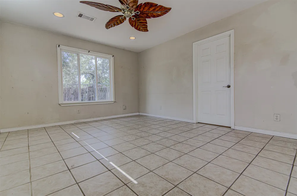 322 E Castleshoals Drive Granite Shoals, TX 78654
