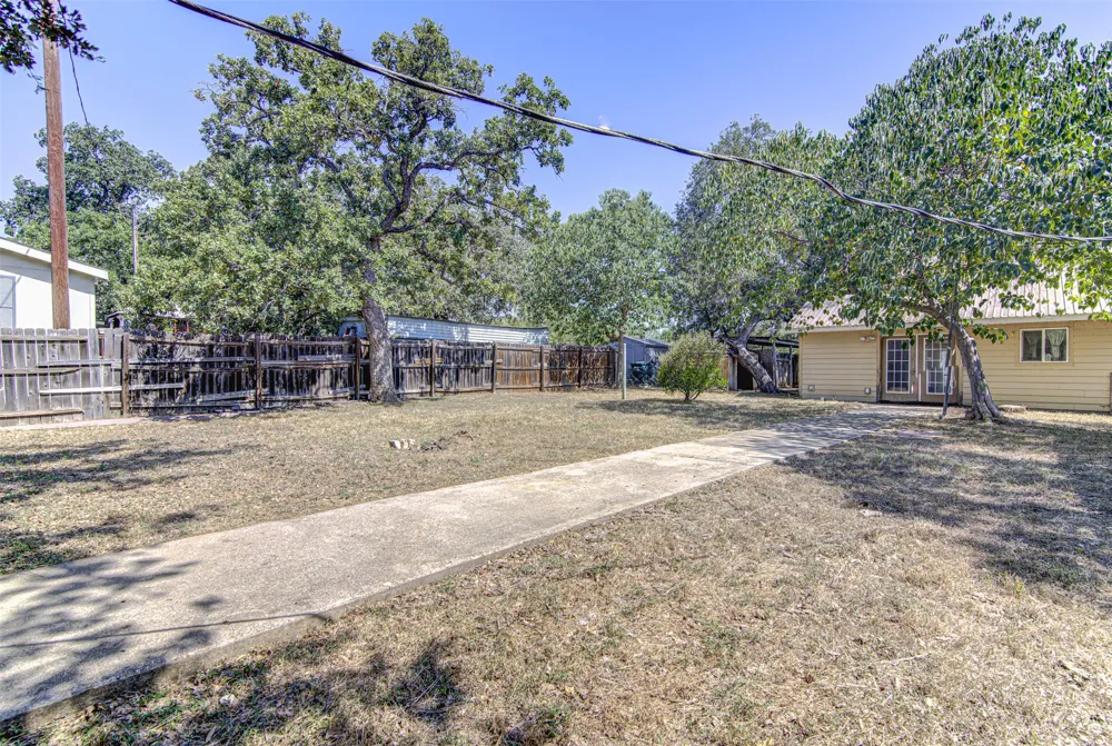 322 E Castleshoals Drive Granite Shoals, TX 78654