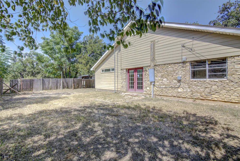 322 E Castleshoals Drive Granite Shoals, TX 78654