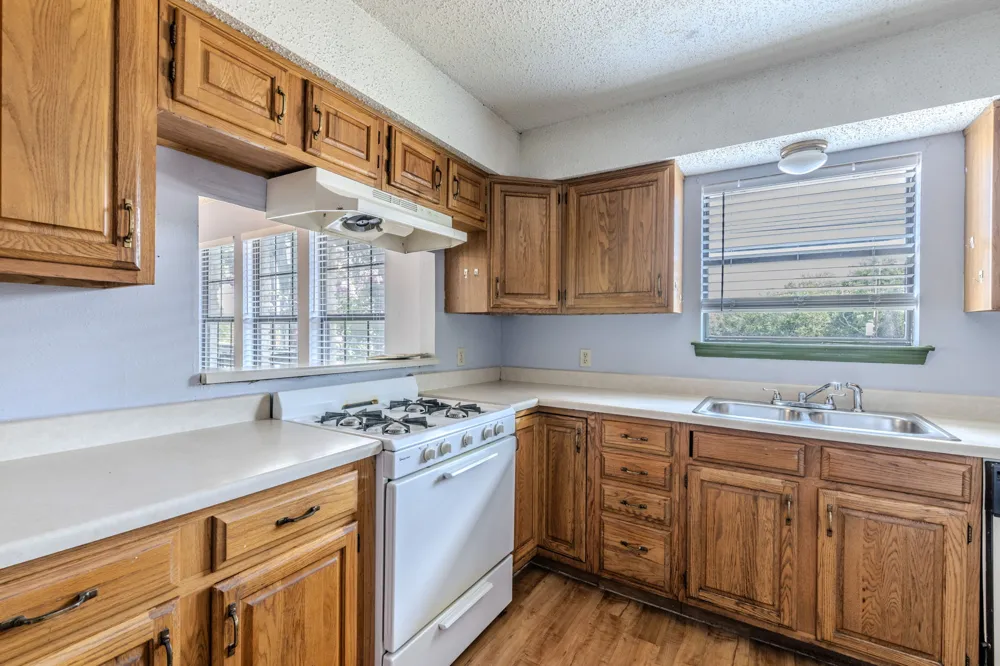 2000 Kenneth Avenue #B Austin, TX 78741