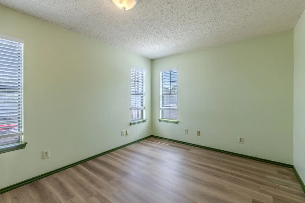 2000 Kenneth Avenue #B Austin, TX 78741