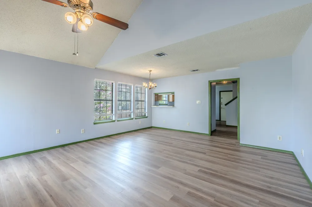 2000 Kenneth Avenue #B Austin, TX 78741