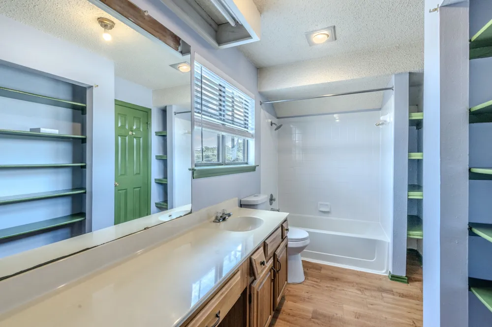 2000 Kenneth Avenue #B Austin, TX 78741
