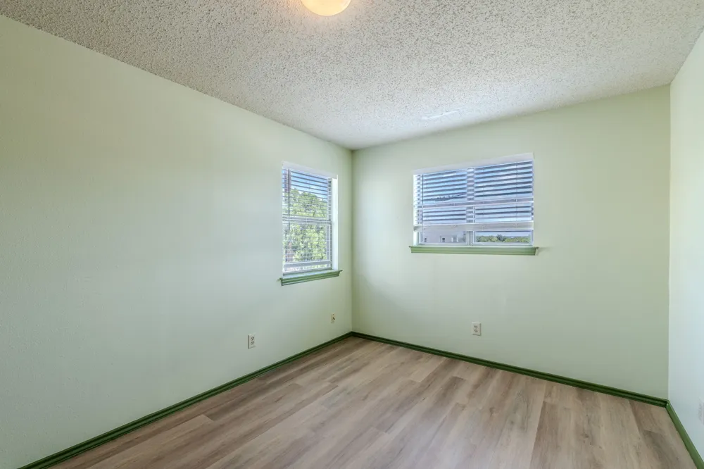 2000 Kenneth Avenue #B Austin, TX 78741