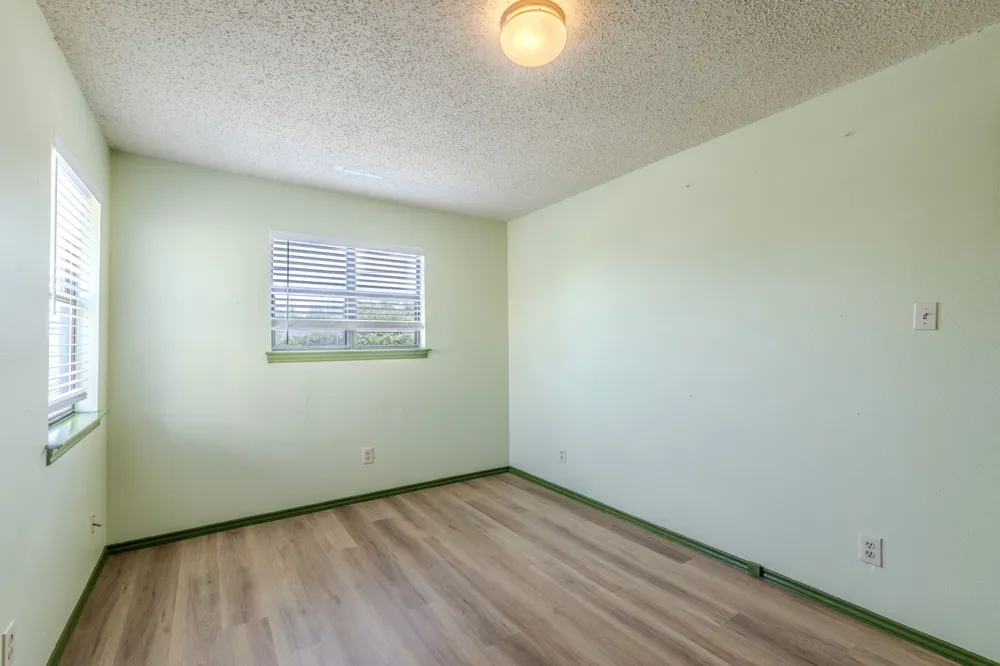 2000 Kenneth Avenue #B Austin, TX 78741